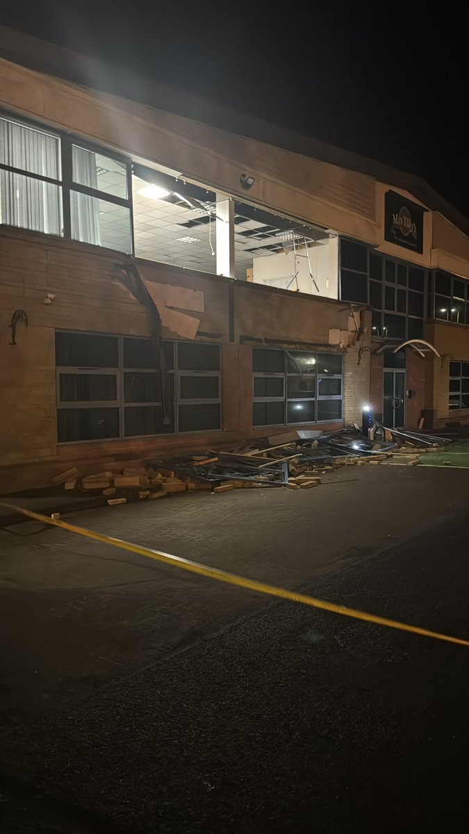 EmergencyRepUK's tweet photo. Our Emergency Repair teams are out and about as always, making safe Electrical, Roofing and Board Up issues in properties all over the UK.

🌍 Visit https://t.co/8aVfXYo5Sj
🔍 Check postcode
🗓️ Book an emergency trade
💳 Make Payment
🚐 We’re coming

Covering all UK postcodes.💡 https://t.co/PpNanAaqRc