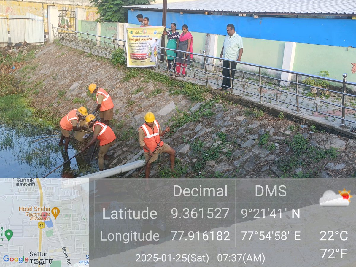 COMMISSIONERS03's tweet photo. Massive Plastic Cleaning work at Mariyan Oorani Water body, Main Road, Sattur.
 @tnpcb_manjappai
#SwachhSurvekshan2024 #SayNotoSUP 
#GarbageFreeCities @KN_NEHRU
@MoHUA_India  @MawsTamilnadu
@Secretary_MoHUA
@RoopaMishra77
@SwachhBharatGov
@sbmrdmanellai
@VNRCollector https://t.co/DYXefKWYC5