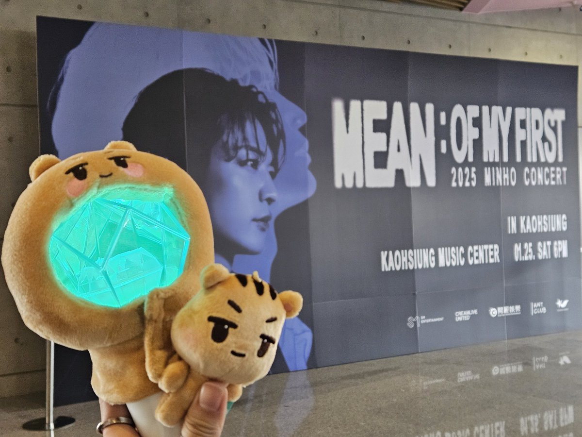 youlu_five's tweet photo. 2025 MINHO CONCERT [MEAN : of my first] IN KAOHSIUNG

오랜만입니다👋👋

#MINHO #민호 
#SHINee #샤이니 
#2025MINHOCONCERT #MEANOFMYFIRST_KAOHSIUNG https://t.co/AuClU6dSwm