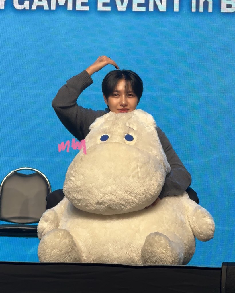 macncheeeese_'s tweet photo. 250125 DND fansign &amp; game event

🥹🥹🙏🏻🤍🤍🤍

#런쥔 #RENJUN https://t.co/1e63FZPCLb