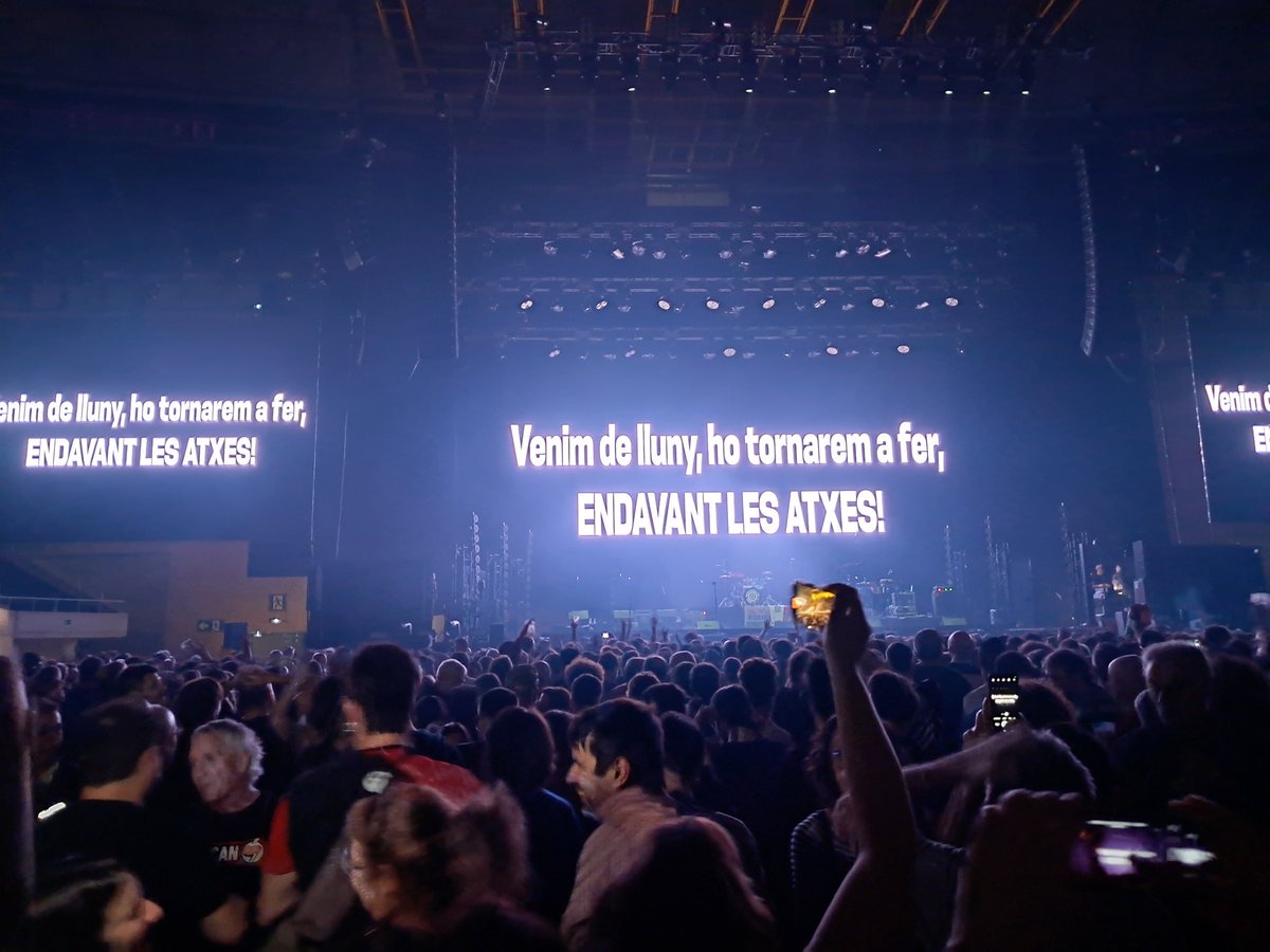 Sabeu que no hi havia ahir al Palau Sant Jordi veient en <a href="/muguruzafm/">Fermin Muguruza</a> ?
Cap rata d' Aliança Catalana.