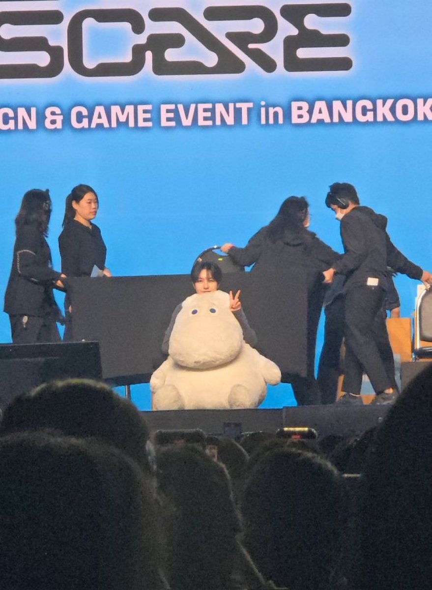 hb3to3's tweet photo. 다양한 각도의 무민 런쥔 https://t.co/2Z6AdLbvfZ