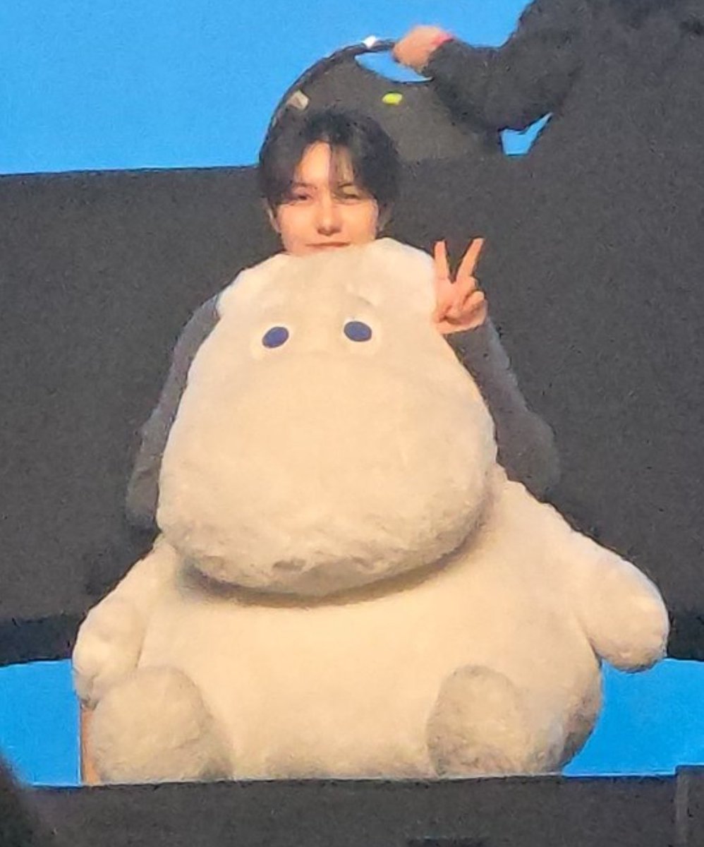 hb3to3's tweet photo. 다양한 각도의 무민 런쥔 https://t.co/2Z6AdLbvfZ