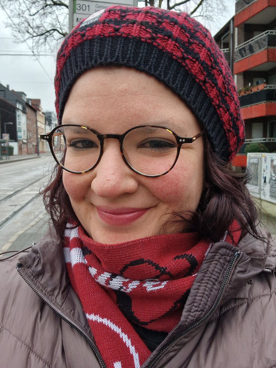 Guten Morgen ihr, der Restalkohol liegt mir noch im Magen,  aber hey, spiellltaaaag!