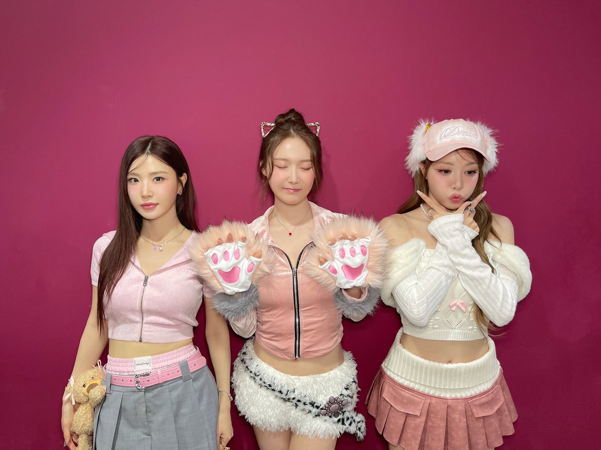 weare_bbgirls's tweet image. 📷 // 250125 MBC 쇼! 음악중심

쁘이와 함께 써 내려간 음악중심✍🏻💟

#브브걸 #BBGIRLS
#LOVE2