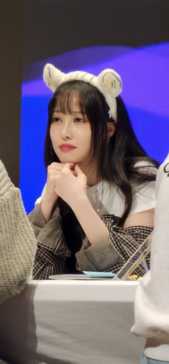 Ste_gOsH930's tweet image. 250125 GFriend

cr. GFDCGall