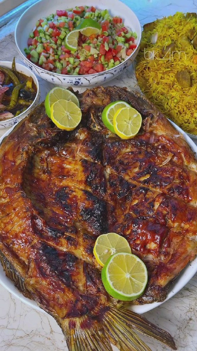 أسباب تجعلك تتناول السمك 🙂♥️
1_يحتوي على الفيتامينات d e k a
2_من أفضل مصادر البروتين 
3_قليل بالدهون المشبعة و غني بالأوميغا ٣
4_منجم من المعادن  بوتاسيوم ،كالسيوم، فوسفور ، حديد ،زنك ،يود ، مغنيسيوم