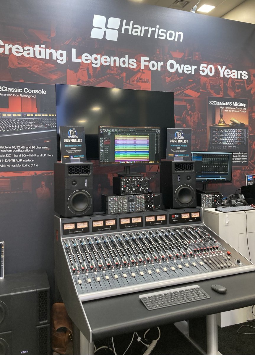 SSL_Japan's tweet image. #NAMM では #HarrisonAudio の #アナログコンソール #32classic も展示中‼️
新製品の #チャンネルストリップ #32cMS はこちらのコンソールをベースに開発されています❗️

#レコーディング #ミキシング