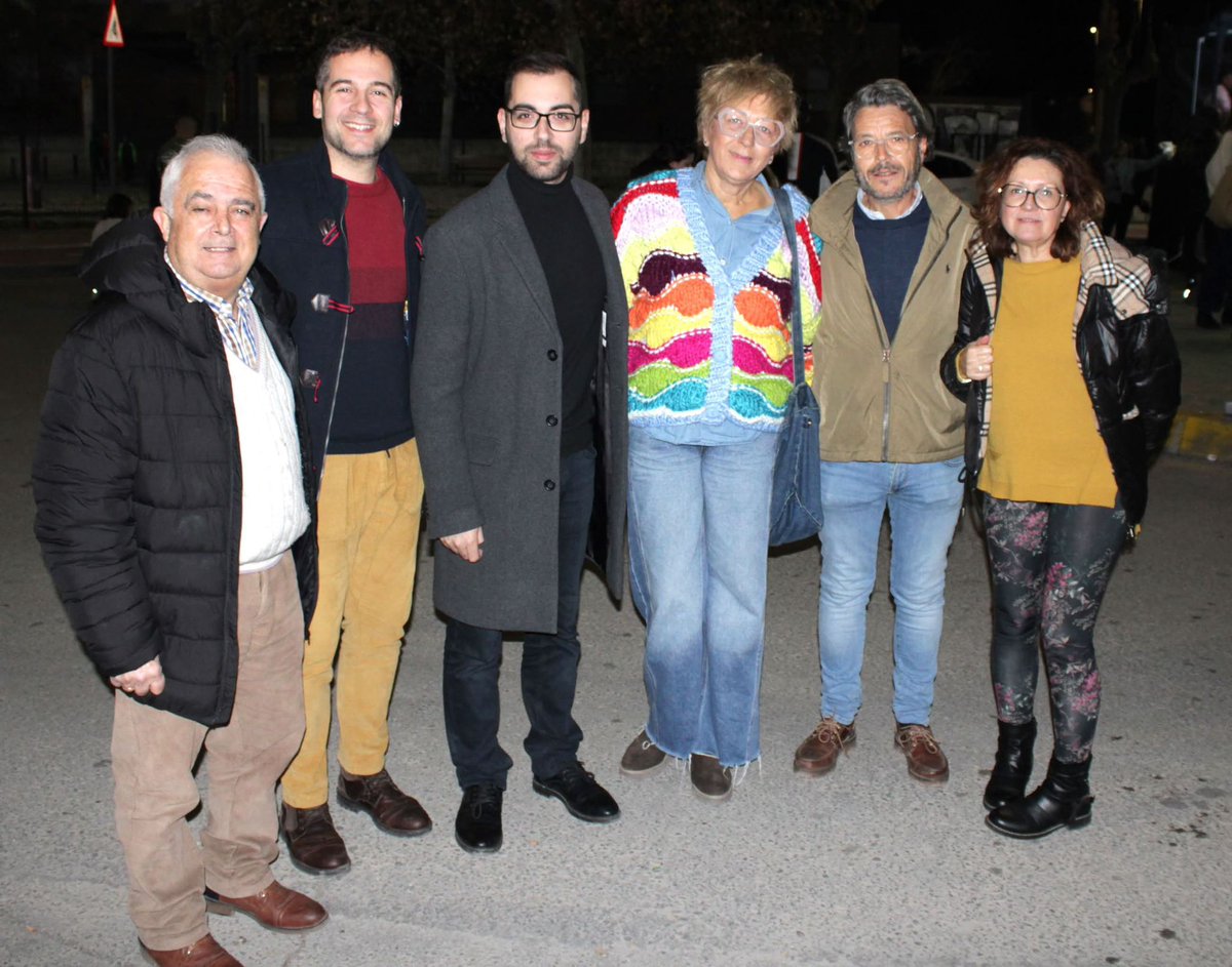 Pedrom_toledo's tweet photo. Las Tejeras celebran sus fiestas y anoche estuvimos acompañado a sus vecinos y vecinas.
Gracias por acogernos ❤️ https://t.co/hnVFsvSeqA