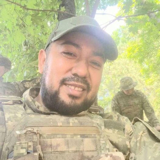 EuromaidanPress's tweet photo. Let us keep the Defenders of Ukraine in our prayers.  

RIP - Dmytro Popchuk (26), 673 Colombian fighter Jonathan Trivino Mora, Viktor Svidzinskyi, Oleksandr Stukalo (30)
  
In Flanders fields, the poppies blow    
Btwn the crosses, row on row,    
That mark our place...

RIP https://t.co/8zbpN2oOZB