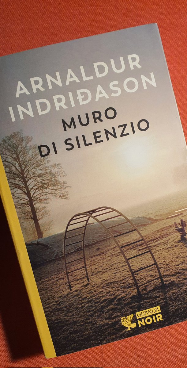 FiorenzoPompei's tweet photo. “Una volta entrata nella casa, Eyglò non impiegò molto tempo ad avvertire la sensazione inquietante di cui le aveva parlato la donna.”
#Murodisilenzio #ArnaldurIndridason #Guanda @GuandaEditore https://t.co/7eZSIOB8Tq