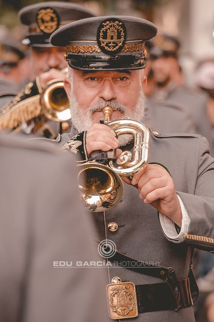Hoy cumple años Enrique León Serrano, el capitán de nuestro barco: nuestro eterno director.

¡Muchísimas felicidades de parte de todos tus músicos y amigos!