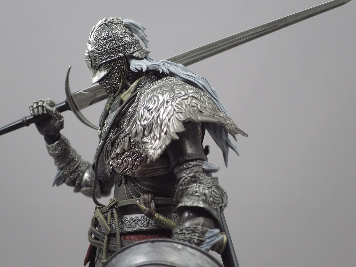 「figma624、狼の戦鬼。バルグラム装備一式の可動フィギュアです。初めてのfi」|個人要塞のイラスト