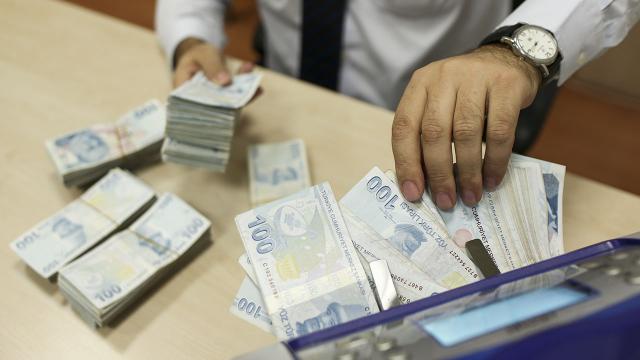 Türkiye'den geçen yıl yaklaşık 60 milyon dolarlık siyah ve yeşil zeytin ihracatı gerçekleştirildi. Siyah ve yeşil zeytini 48 ülkeye ihraç eden üreticiler, en fazla dış satımı 32 milyon 184 bin dolarlık ürünle Almanya'ya yaptı.

<a href="/trthaber/">TRT HABER</a>