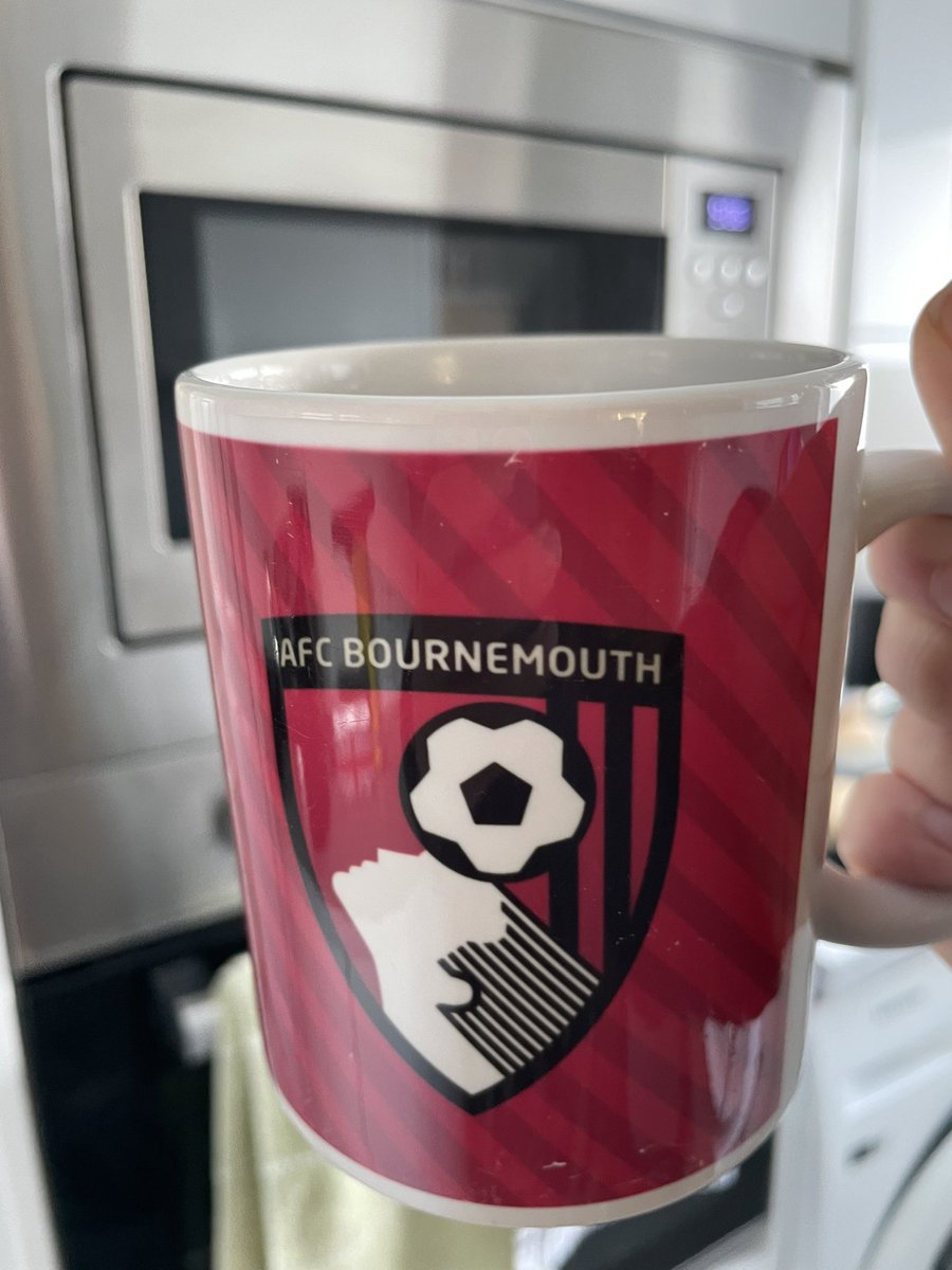 michelleAFCB's tweet photo. Get the badge in early #afcb #luckymug 🤞🏻 https://t.co/nnMDP4AsCt