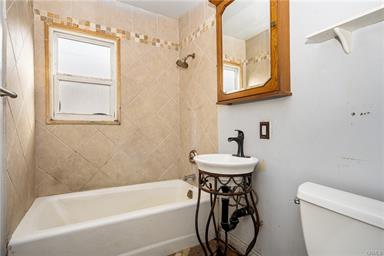 orasee2's tweet photo. 3427 W 111th St, Inglewood 90303 Open House Saturday, Jan 25th, 11:00 AM -1:00 pm  310-357-1175 https://t.co/OHi4gdHoaf