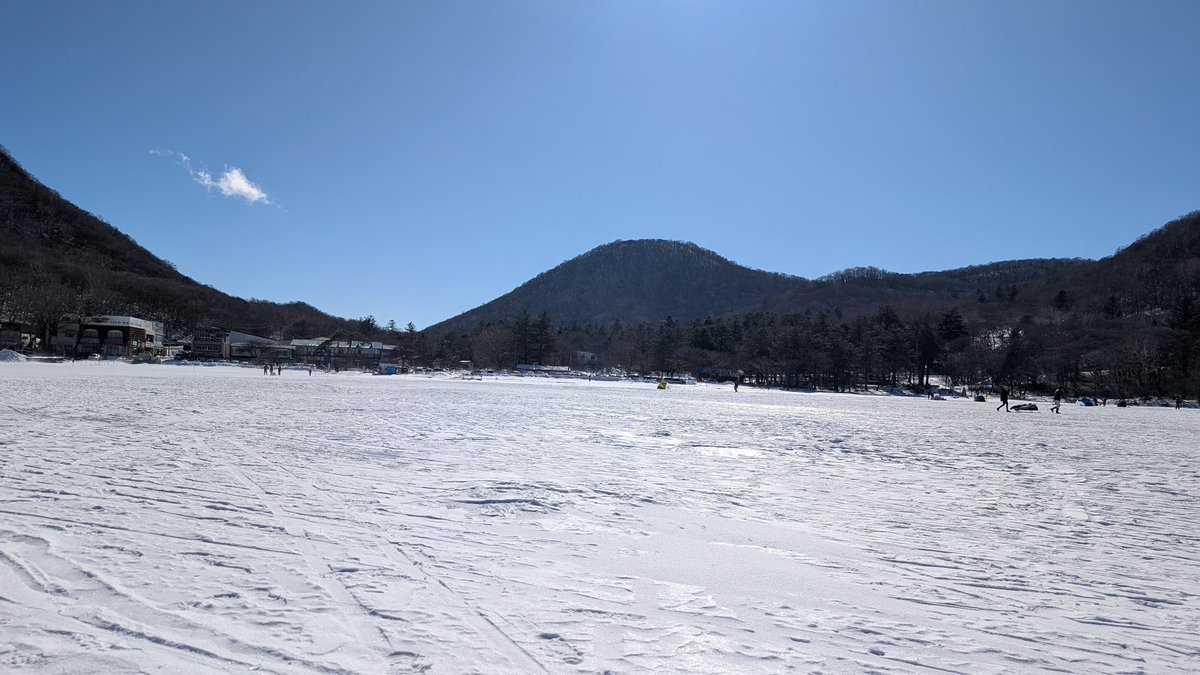 Nin650G's tweet photo. 赤城大沼氷上ワカサギ釣り
昼まで9匹
難しい釣り
群れが来ても簡単には食わない https://t.co/EI12tSRVql