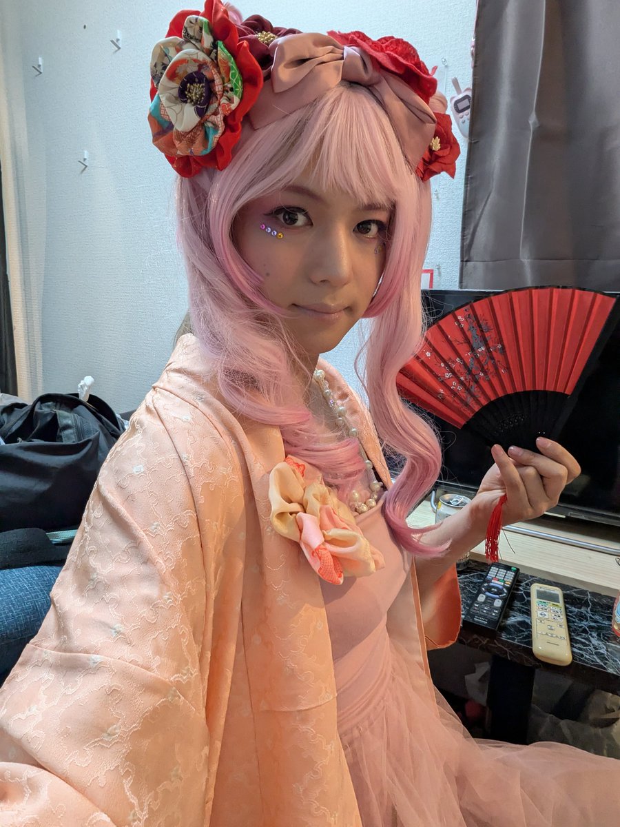 0nr1t's tweet photo. 今年最初の女装を貼ります、普段はピンク色とか派手目な色はやらないので楽しかったです。 https://t.co/wj3WsiUOx2