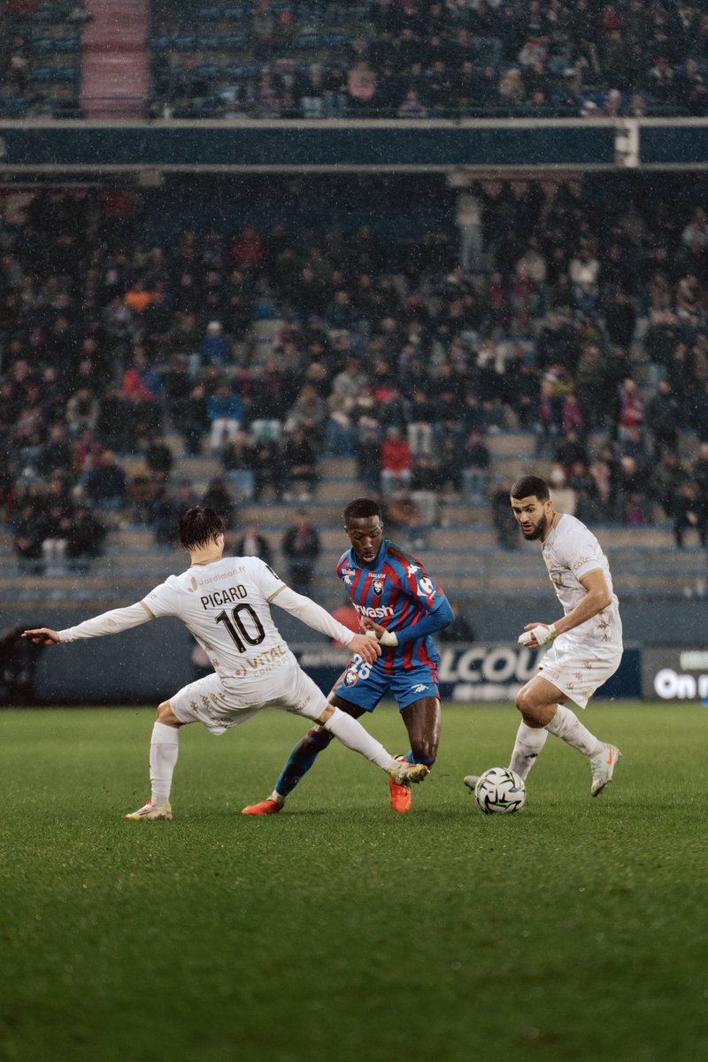 KappaFrance's tweet photo. Revivez le match @SMCaen 🆚 @EAGuingamp d’hier ! ⚽

#kappassico #kappa https://t.co/BTSZDG5MoX