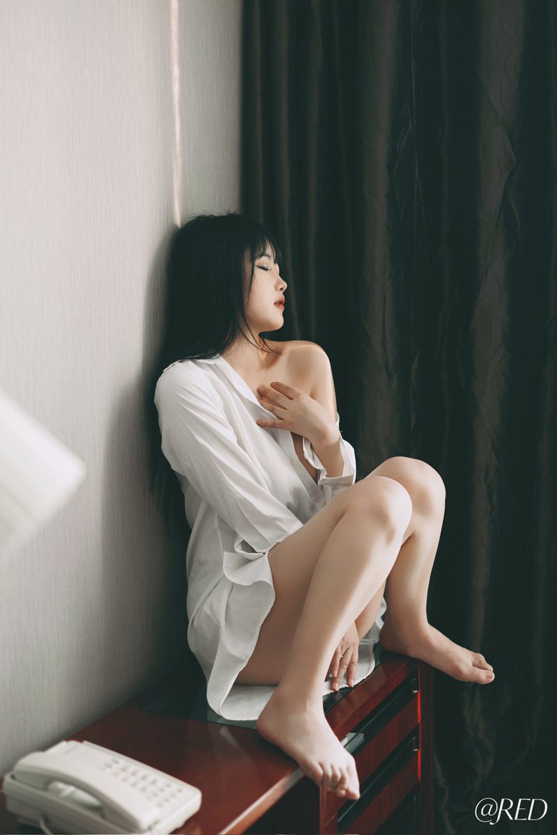 #绽vol1 你的第一眼望向了哪？
#私房 投稿
@Fengsiyuan
@jiumc86 
@XXman61101766
@wqganenshi_
@sanmingzhi995 https://t.co/LrgoM3mnh0