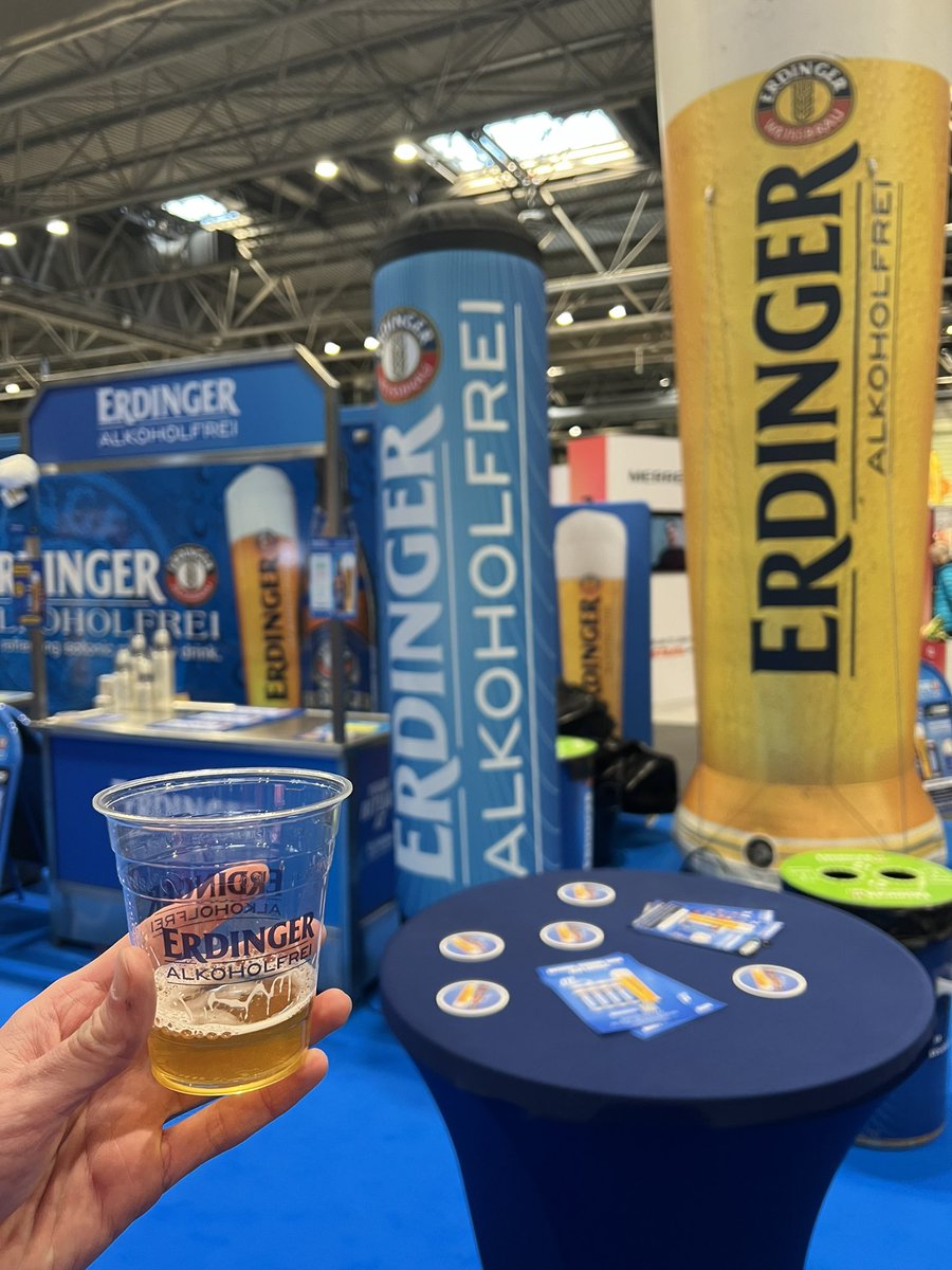 BanterCC's tweet photo. Going to the @nationalrunshow means stopping by the @ErdingerAF_UK stand to sample their delicious alcohol free beverage! #paceyourself #3rdYearRunningTryingToWinABobbleHat https://t.co/4OTQZRWCxL