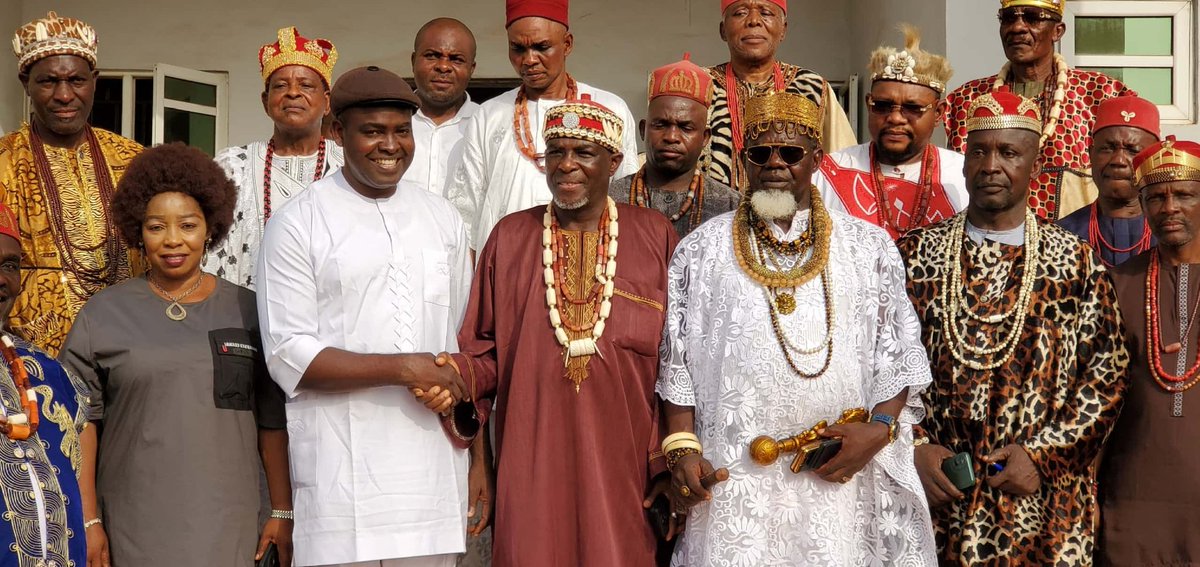 ejor2cool's tweet photo. PARTNERSHIP FOR PROGRESS: Traditional Rulers of Enugu North zone, on the 25th Jan. 2025 met with the Igbo-Eze South LGA Chairman, @UgoFedOfficial  declared readiness to collaborate with the govt for continued progress and grassroot development.
#Tomorrowishere!
#ProgressAgenda https://t.co/sBBVRy5T1A