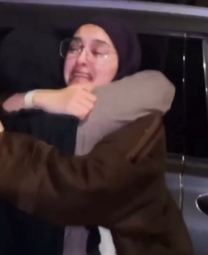 bttuull's tweet photo. الفرق بين أسرانا وأسراهم 
حسبي الله ونعم الوكيل في اسرائيل💔 https://t.co/R6bPjkXaQE