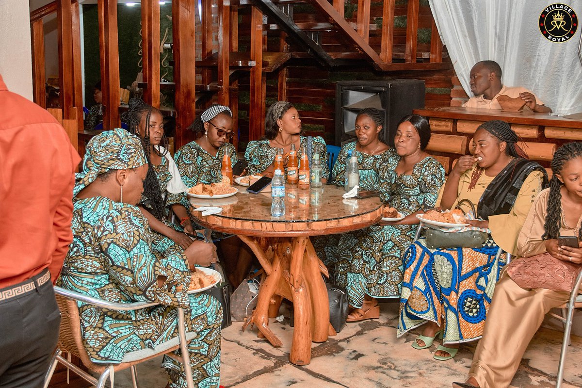 villageroyal's tweet photo. Village Royal : prenez un moment pour vous détendre et profiter. Faites comme ces femmes. Le weekend, c’est fait pour ça, alors prenez soin de vous. https://t.co/JFvcJWBVYE
