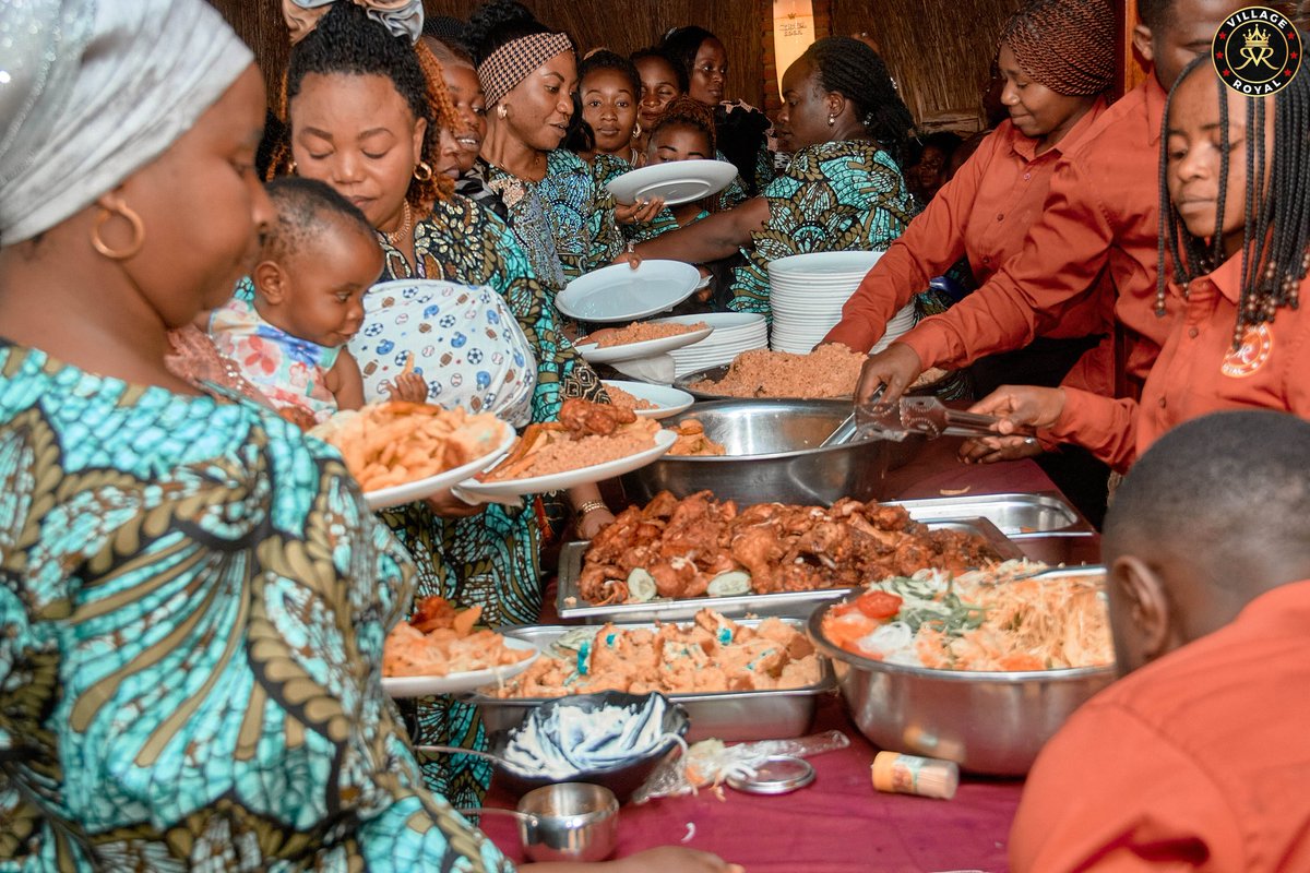 villageroyal's tweet photo. Village Royal : prenez un moment pour vous détendre et profiter. Faites comme ces femmes. Le weekend, c’est fait pour ça, alors prenez soin de vous. https://t.co/JFvcJWBVYE