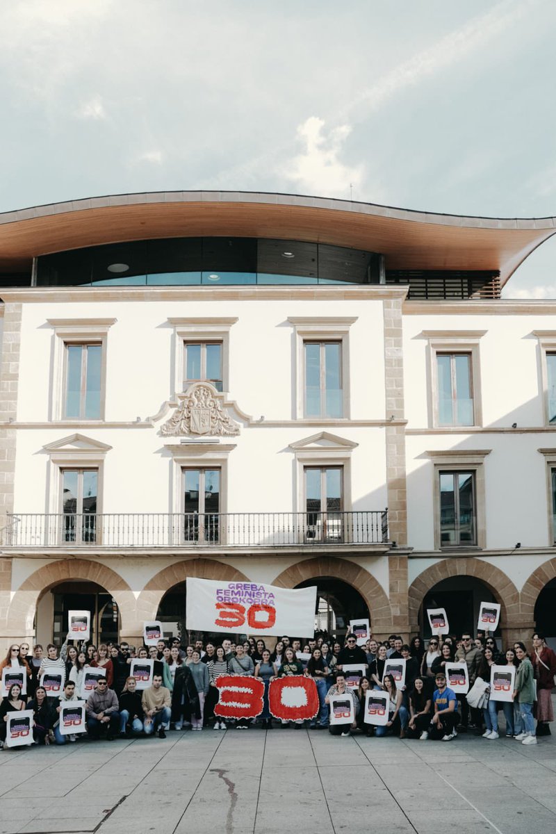 ERNAIZornotza's tweet photo. ❕ZORNOTZATIK INDEPENDENTZIARA EGUNA❕

Otsailaren 1ean Zornotzako kaleak gazte independentistaz beteko ditugu! 

Zerk egiten geitu aske? Norantza goaz? Zeintzuk dira gure erronkak?

Zornotzan azken urteetan agerikoa izan da gazte independentisten gorakada. 🧵 https://t.co/ThZA1UHdGs