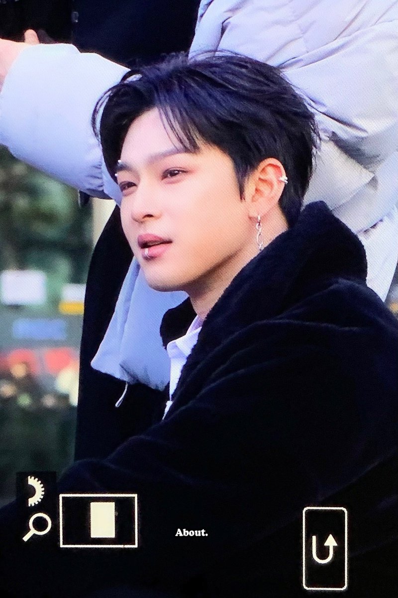 250125

#원어스 #ONEUS #이도 #김건학 #LEEDO