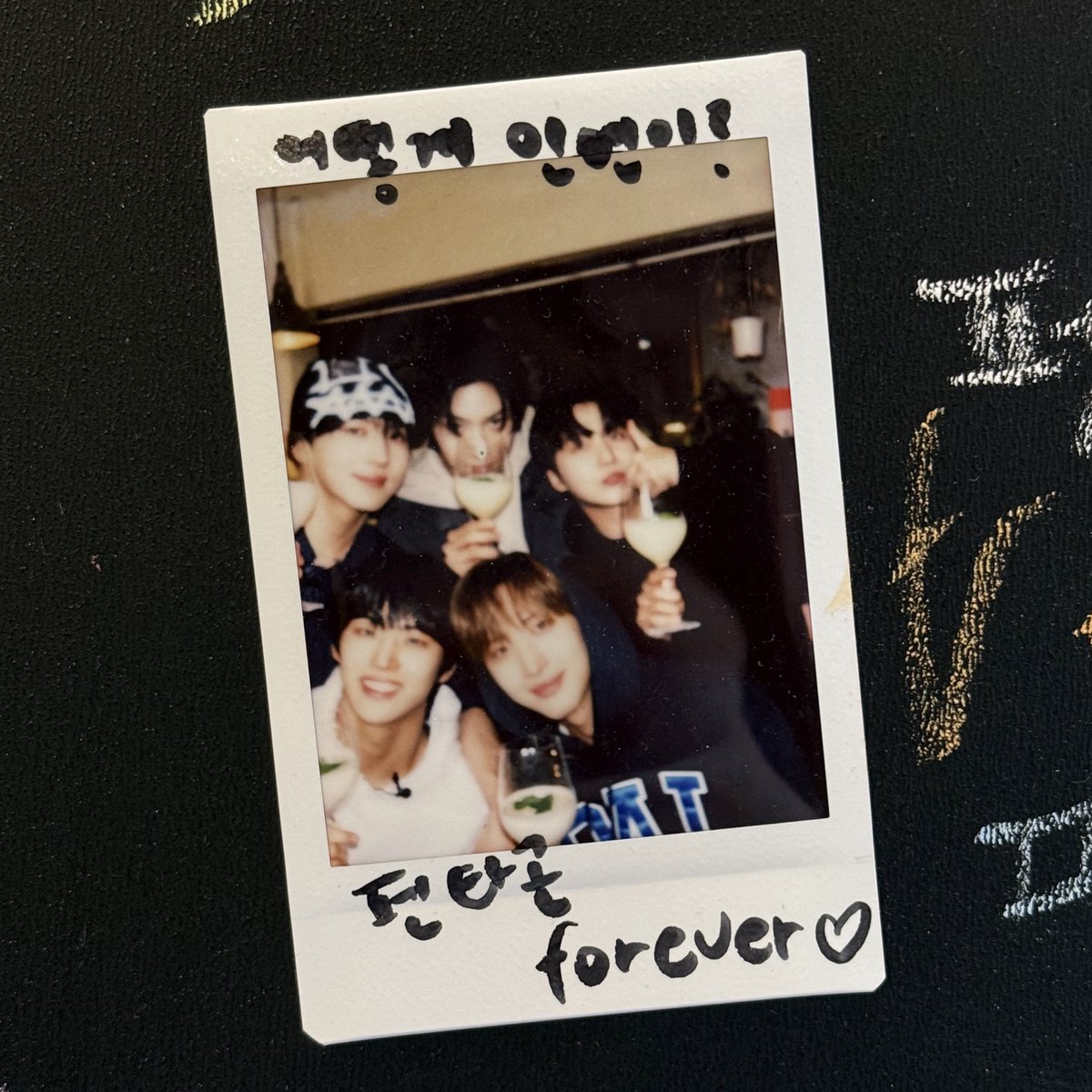 coquettaek's tweet photo. #펜타곤 forever ☆ <3 https://t.co/CtZ0S512dT