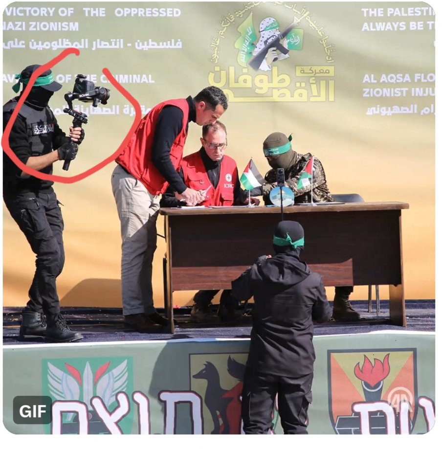 "Israele uccide i giornalisti"

I giornalisti: