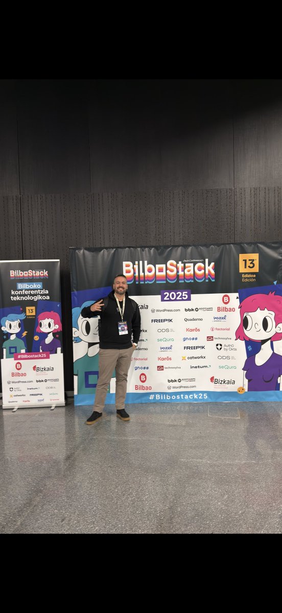JonOrcera's tweet image. No puedo con este tipo de personajes🤔 @midudev, que ganas tenía de desvirtualizarte. BIENVENIDOS!
👩🏼💻👨🏽💻900 programadores juntos escuchando charlas muy top, comiendo y haciendo networking. Vamos, una panda gigante de frikis.@manu_coding 
Espero un día increíble! #BilboStack25
