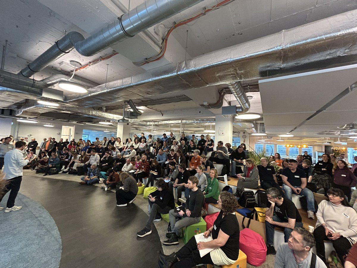tomicstwitt's tweet photo. Innovation culture Camp @aoepeople https://t.co/EOHZOov8WU