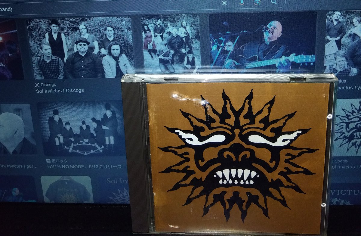 mellozaemon's tweet image. #SolInvictus🇬🇧(1987~) Sol Veritas Lux('90)
#Neofalk #ApocalypticFolk
自分からはジャケ買いする絵面では無かったが
何方かのポストで見掛けたので買ってみた｡
最初期のミニアルバム('88)·ライヴアルバム('89)
の2in1｡#DeathInJune 創設メンバーなだけあって
相通ずるモノは有る｡