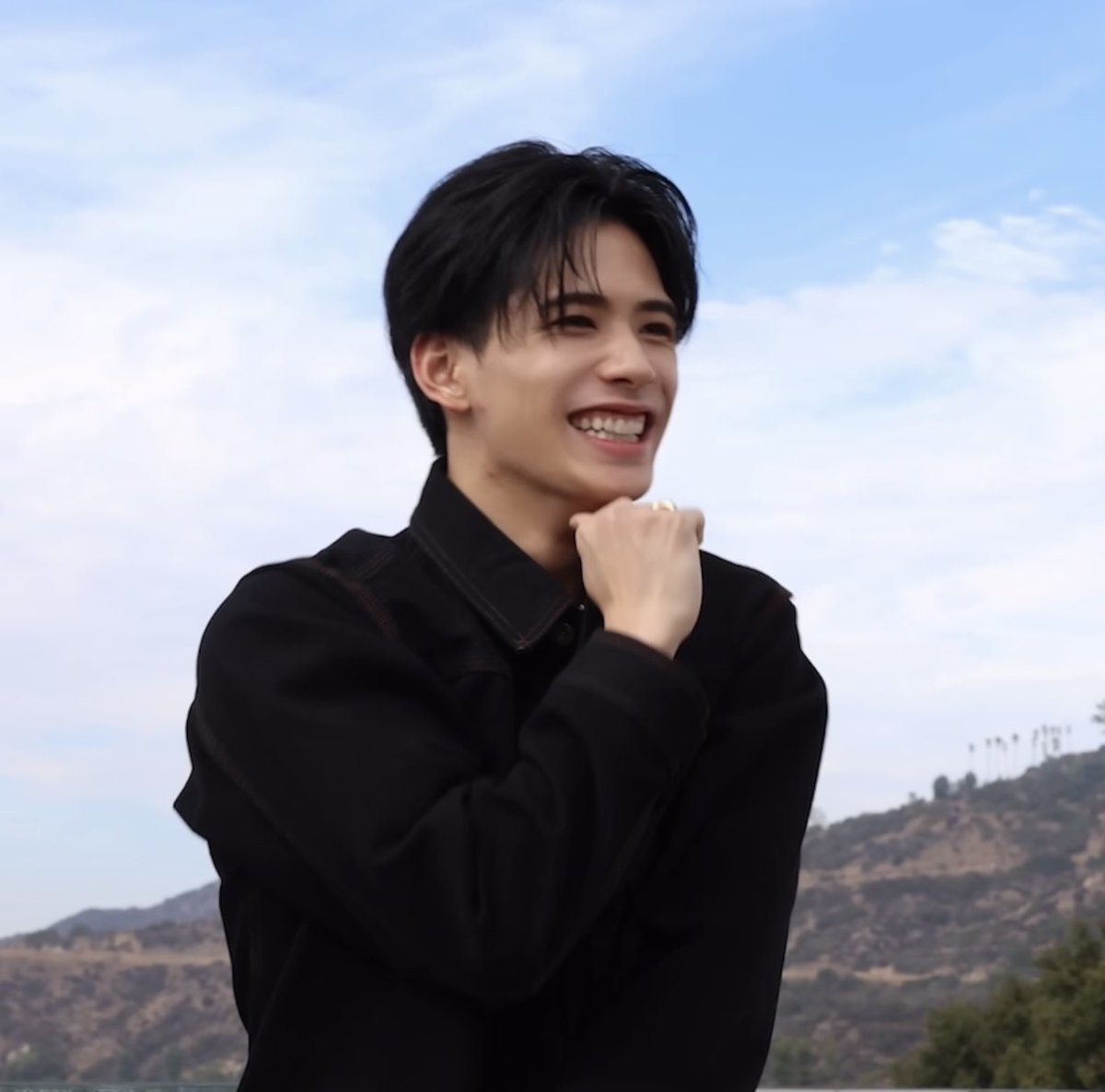 rendrenaline's tweet photo. his gummy smile 😭 https://t.co/2jeOepsf5v