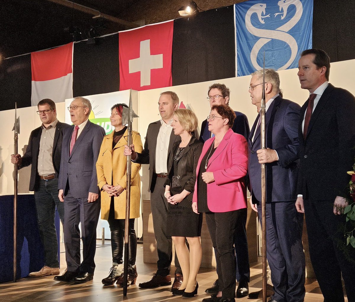 Delegiertenversammlung der <a href="/SVPch/">SVP Schweiz</a> in Balsthal SO: Stopp den weltfremden EU-Bürokraten und Richtern - unsere Freiheit ist nicht verhandelbar! Nein zum #Unterwerfungsvertrag der EU!