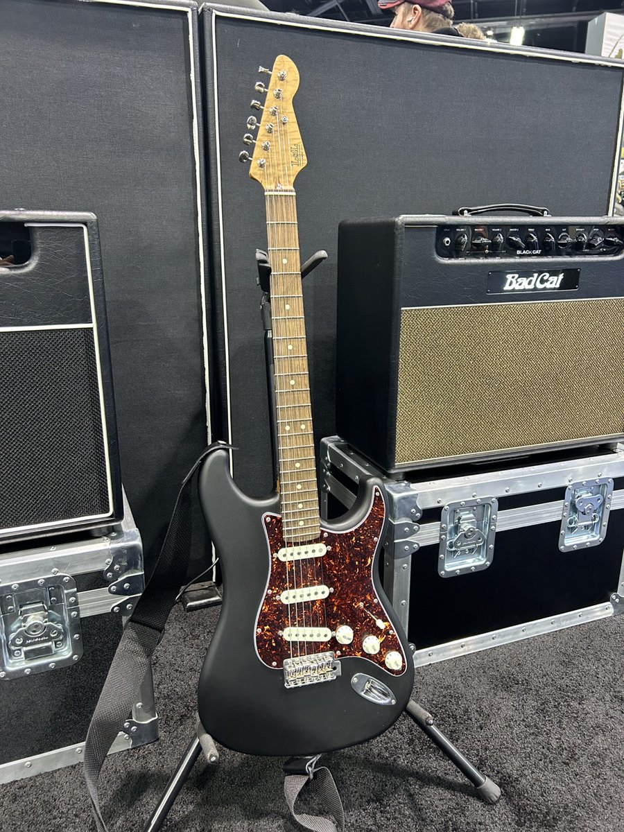 Kurosawa_shop's tweet photo. 【NAMM SHOW 2025 PHOTO REPORT】

Lslギターブース
NEWモデルです！

#LslInstruments
#エルエスエルインストゥルメンツ
#NAMMShow 
#Nammshow2025 https://t.co/4O40lPi5Xd