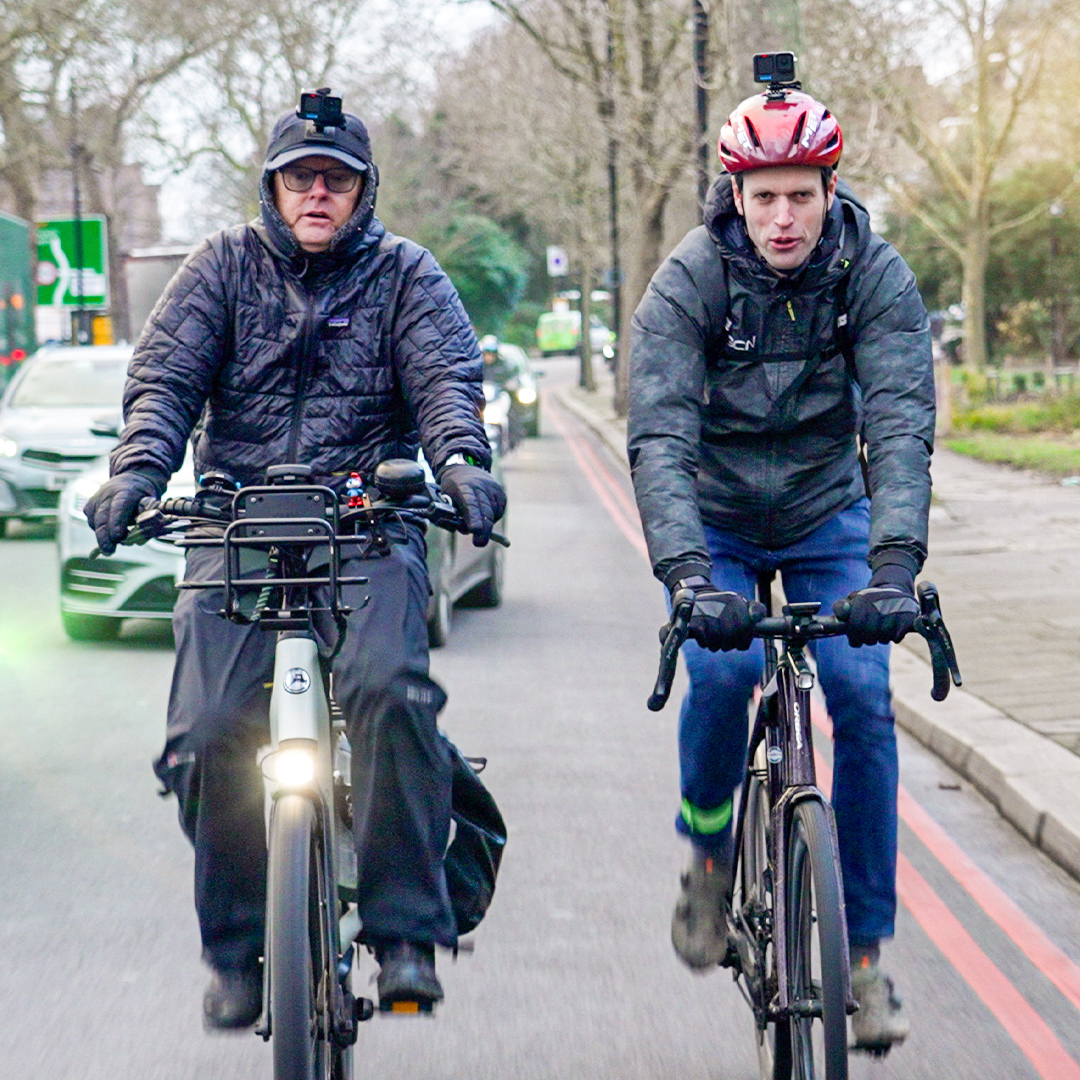 CyclingMikey’s mission: catching distracted drivers and holding them accountable. 🚴‍♂️👮‍♂️ 
<a href="/conordunnealot/">Conor Dunne</a> joins him on the streets of London—but is this a good way to improve road safety?🤔

🎥Find out 👉 gcn.eu/cyclingvigilan…