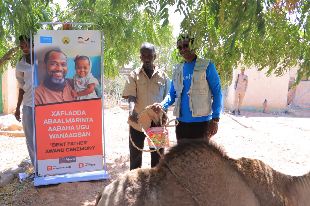 AleenCreative's tweet photo. Three deserving fathers were honored at the conclusion of our positive parenting campaign, attended by the Regional Governor, Mayor of Odweine, MoHD &amp; MESAF representatives, and the UNICEF Chief of Somaliland office @TedlaMezemir. #Fatherhood #CommunityEngagement #Somaliland https://t.co/wLvoA3uDVW