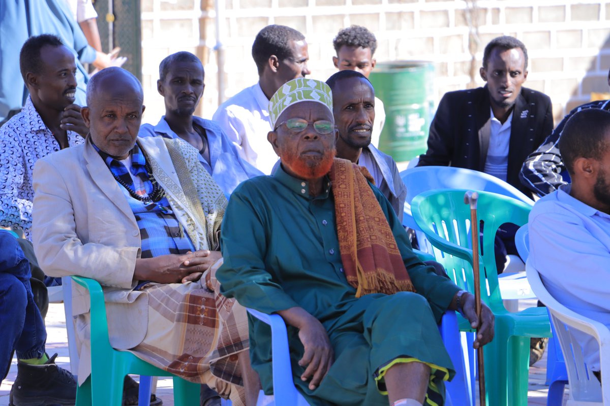 AleenCreative's tweet photo. Three deserving fathers were honored at the conclusion of our positive parenting campaign, attended by the Regional Governor, Mayor of Odweine, MoHD &amp; MESAF representatives, and the UNICEF Chief of Somaliland office @TedlaMezemir. #Fatherhood #CommunityEngagement #Somaliland https://t.co/wLvoA3uDVW