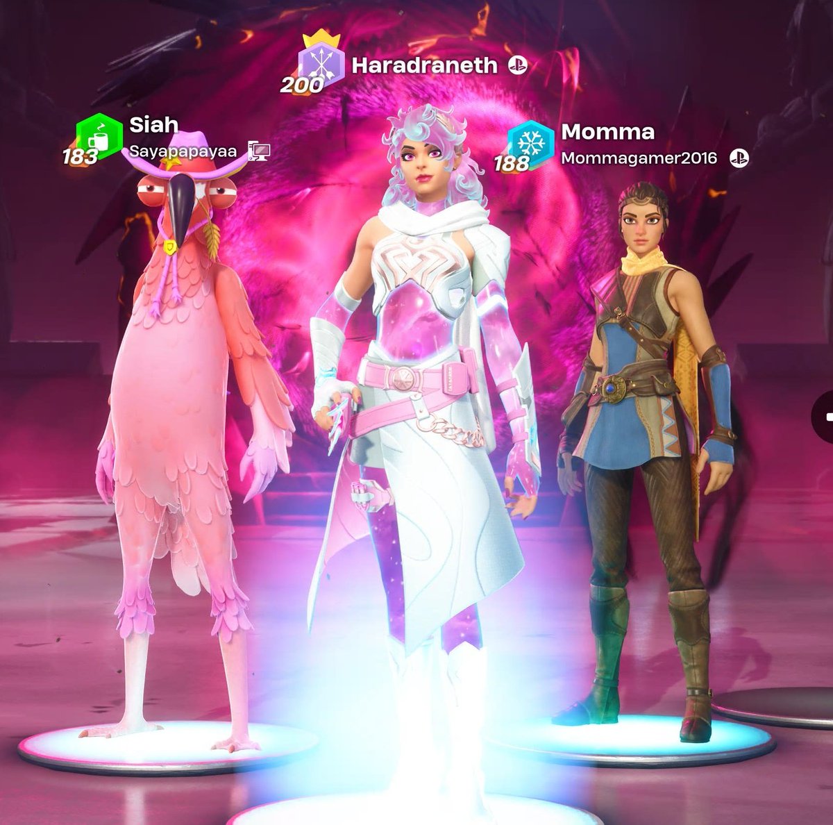 Haradraneth's tweet photo. ✨️ Dream Team ✨️ #gamer #gamergirl #haradraneth #Fortnite https://t.co/dWPk8s3rpo