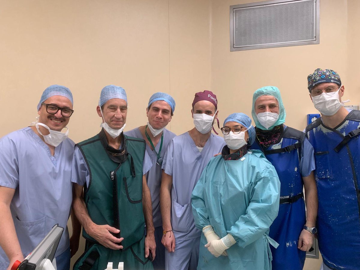 Housbow's tweet image. Yesterday we had a live surgery with our #ILY_ROBOT at #CLU congress in Milan

Pr #Cossu performed the case 

Thanks to our partner Endotecnica S.r.l. 

We used Ureteroscope, laser and consumables from @rocamed

Let's destroy stones 🎮 🦾 in 🇮🇹

#MadeinFrance 🇫🇷
#Urology
#Robotic