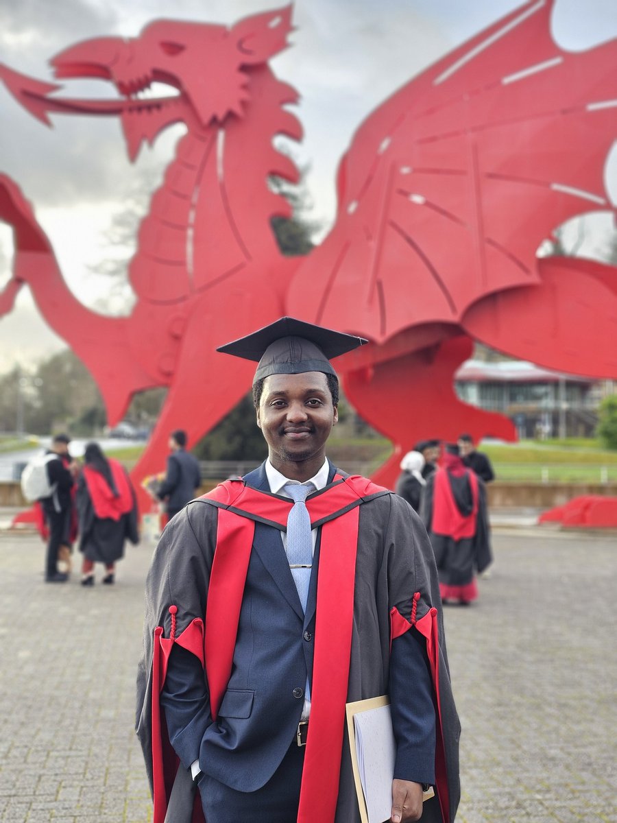 BoboKutosi's tweet photo. I've graduated from my MSc in Pharmaceutical Chemistry with a Distinction, at the University of South Wales.
Thank you, @CheveningFCDO, for the scholarship opportunity.
Diolch yn fawr, Prifysgol De Cymru - @UniSouthWales
It's been a surreal journey and experience!
#USWGrad https://t.co/iHGfRHIBvD