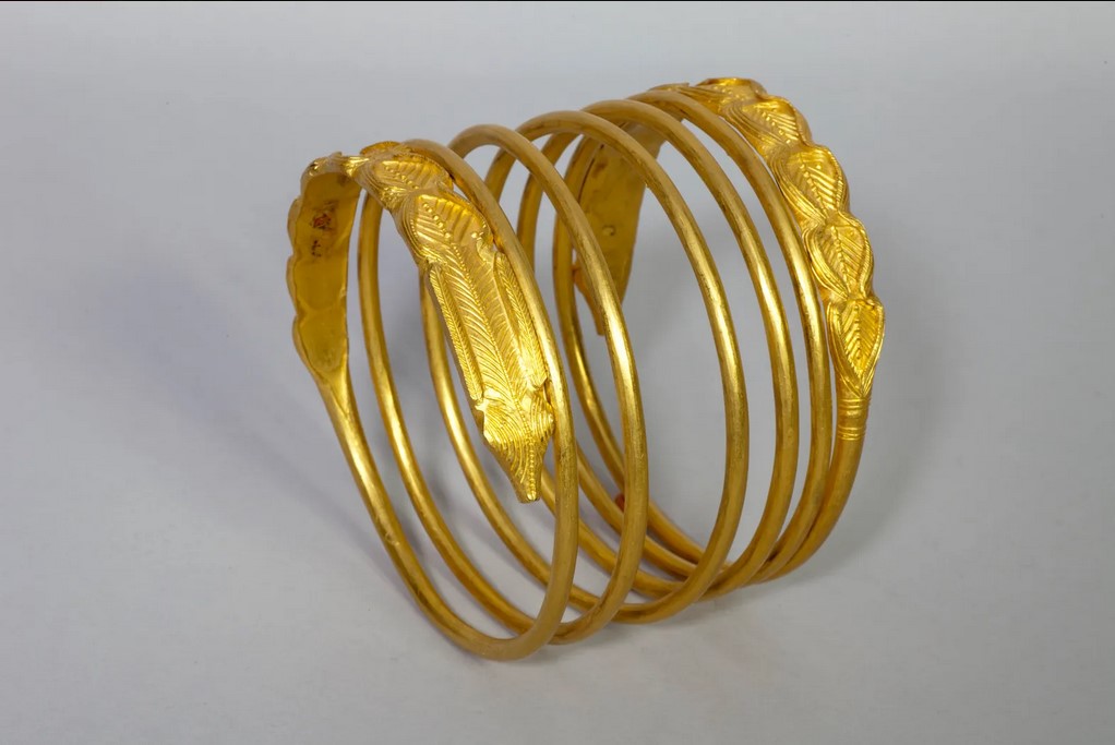 brand_arthur's tweet image. Breaking: Last night thieves entered the Drents Museum in Assen, The Netherlands, with the use of explosives. They got away with precious objects from the ehibition &apos;Dacia - Realm of Gold and Silver&apos;. The display features treasures from the ancient kingdom of Dacia. What a horror