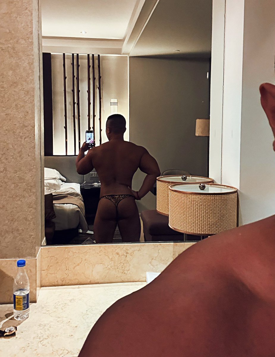 展示身体只是个人爱好，谢谢欣赏#肌肉熊 #粗腿  #翘臀 #壮熊 #裸体 #猛男 #天体 #big #肌肉狗 #asian #Musclebear #全裸 #猛男 #大胸肌 #肌肉崇拜 #脂包肌 #exhibitiongay #beefy #农牛 #打桩机 #黑皮