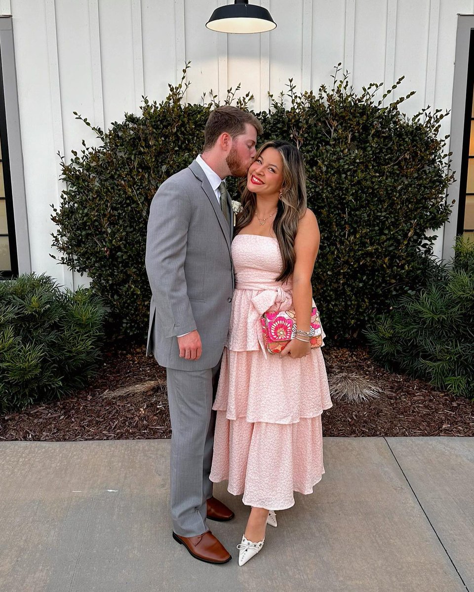 lulusdotcom's tweet image. love (and lulus) looks good on you 🥂💖

shop now: bit.ly/shop-wedding-g…

📸:
@goodtomicha
@brookebrunetti
@morgantaylorrr1
@emmatodd2024

#lovelulus #youinlulus #weddingguest #weddingguestdress #couplegoals