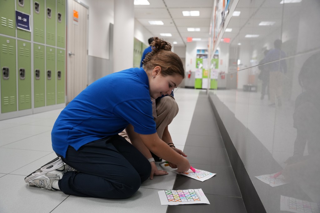 PioAcademy's tweet image. 🎉✨ Middle School had an eventful month! From Mrs. Touma’s STEM project and Mrs. Allan’s math puzzle challenge to a fun painting event and a birthday celebration for Dana, our students stayed engaged and creative! 🌟🎨🎂 #MiddleSchoolFun #STEMProjects #CreativeLearning