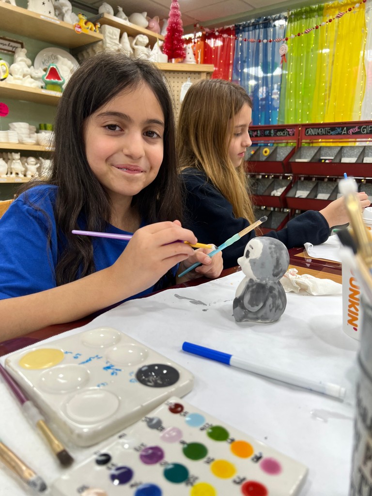 PioAcademy's tweet image. 🎉✨ Middle School had an eventful month! From Mrs. Touma’s STEM project and Mrs. Allan’s math puzzle challenge to a fun painting event and a birthday celebration for Dana, our students stayed engaged and creative! 🌟🎨🎂 #MiddleSchoolFun #STEMProjects #CreativeLearning